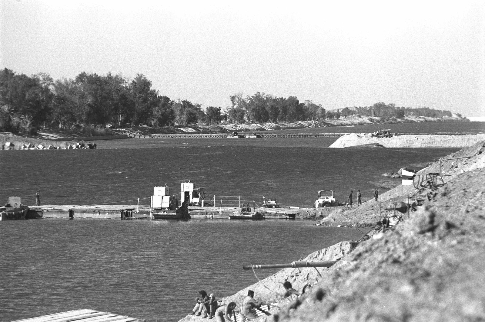 Israeli forces crossed the Suez Canal on October 17, 1973 — the same day the Arab oil ministers met in Kuwait City. (Photo: Unknown authorUnknown author / Public domain)