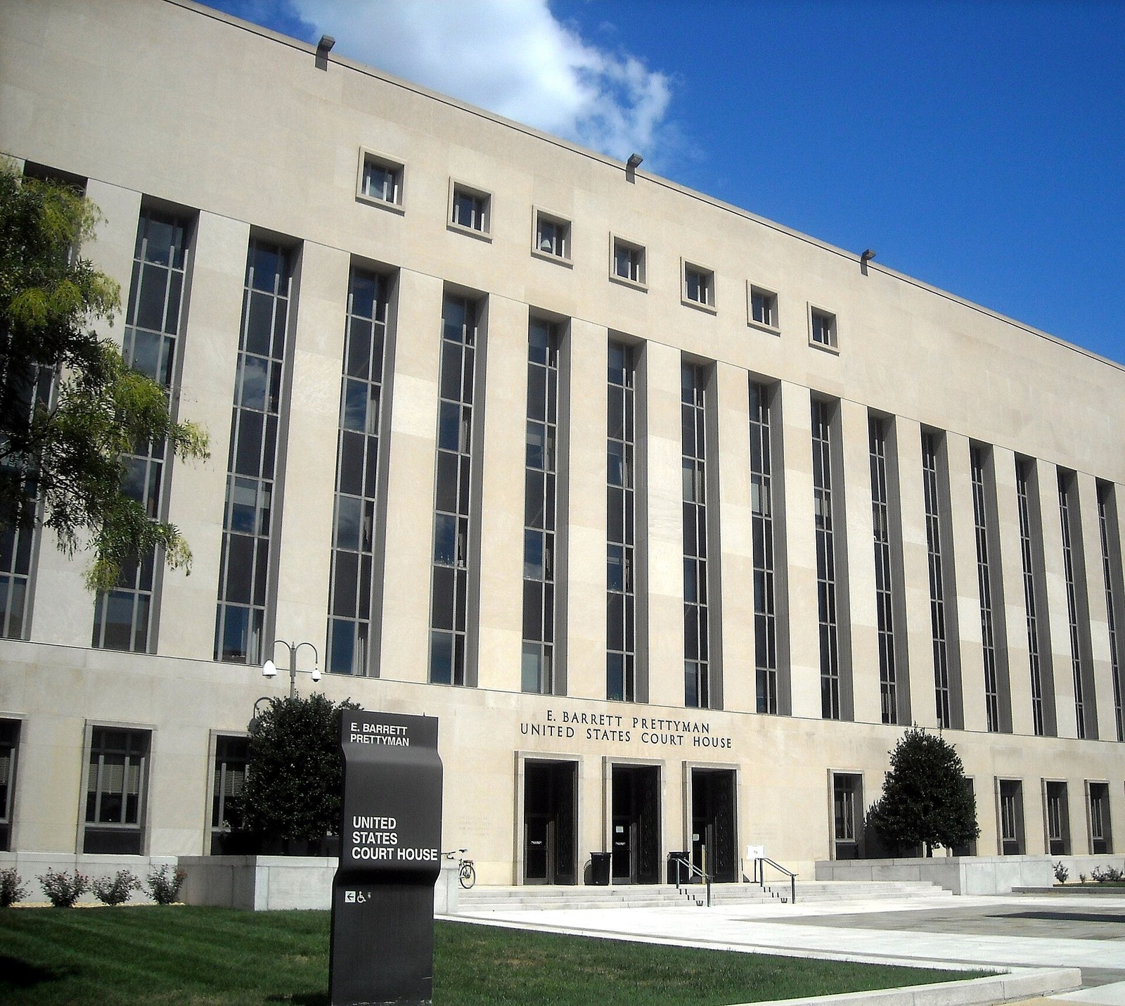 The federal courthouse in Washington DC where Judge Thomas Penfield Jackson ruled Microsoft an illegal monopoly. (Photo: AgnosticPreachersKid / Public domain)